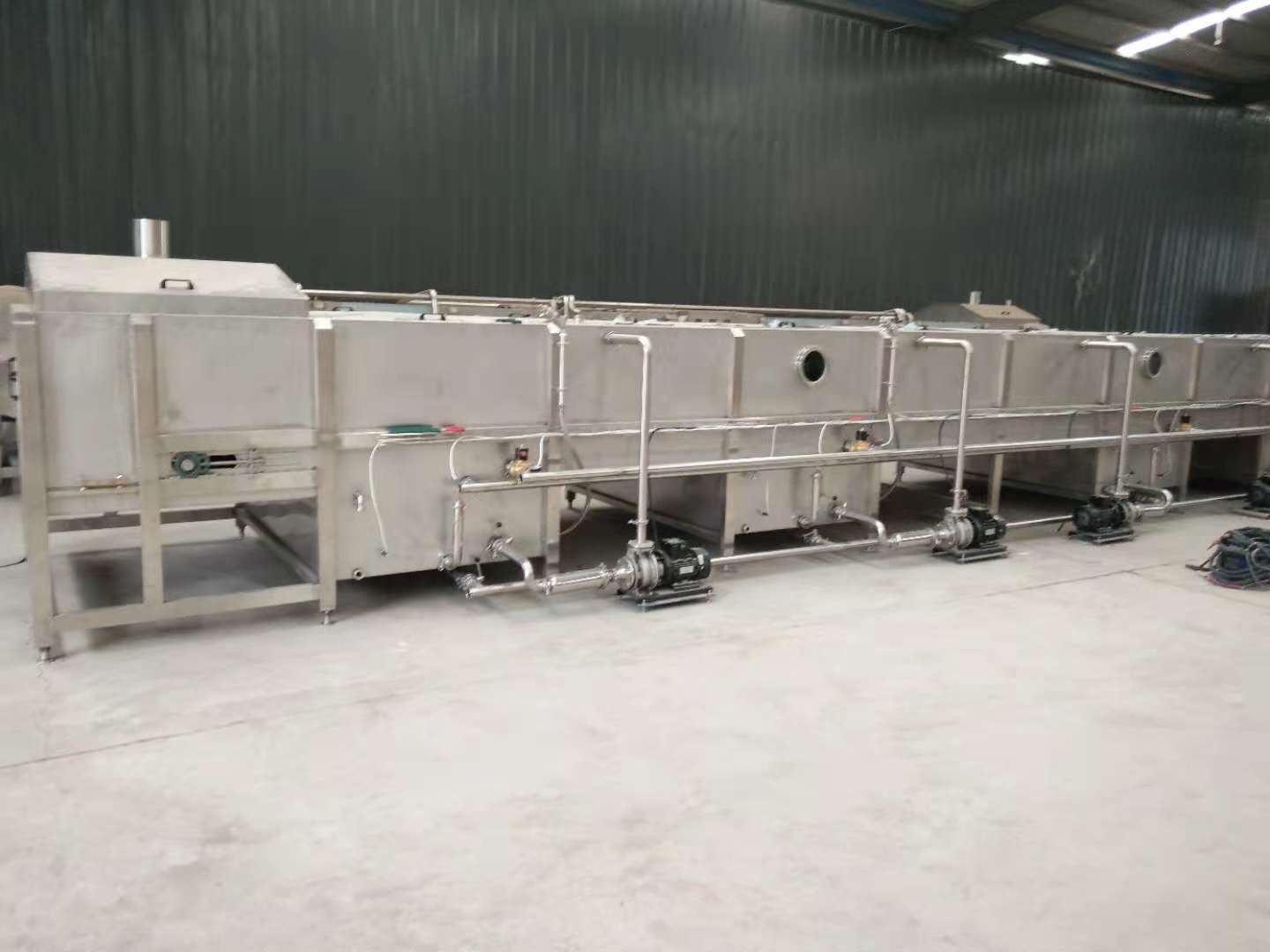 噴淋隧道系統(tǒng)在飲料生產(chǎn)線設備中的功能