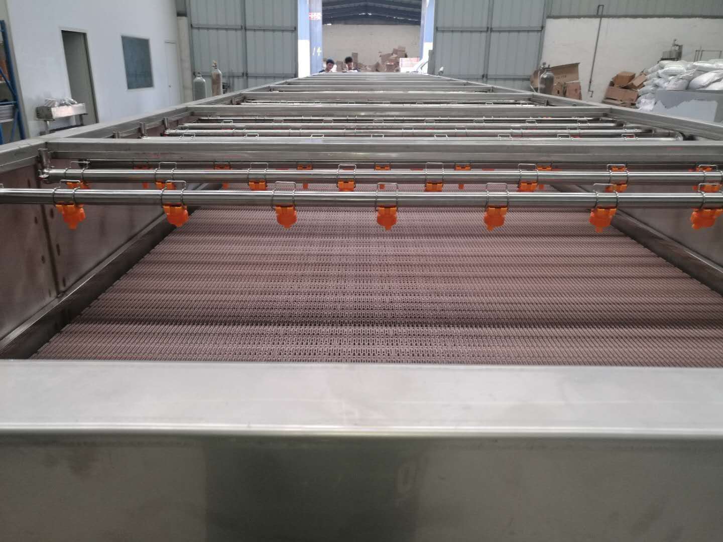 噴淋隧道系統(tǒng)在飲料生產(chǎn)線設備中的功能